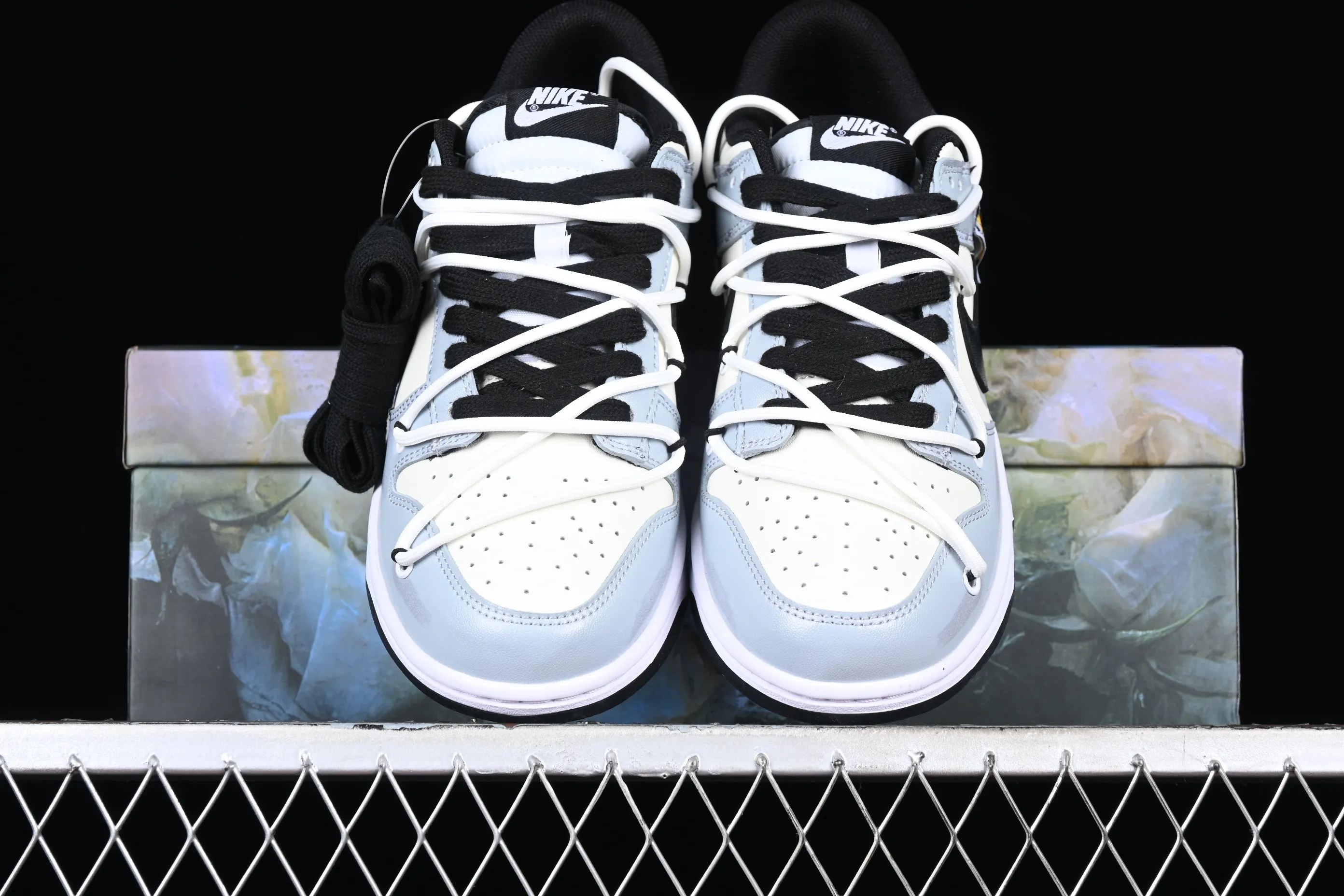 All Categories Nk SB Dunk Series Nk SB Dunk Low Low-top sneakers Customized large box Nk Dunk Low Panda Prank-The Art of Love SB strappy low-top casual sneakers DD1391-100